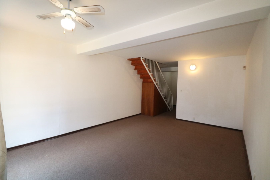 To Let 2 Bedroom Property for Rent in Adamayview North West